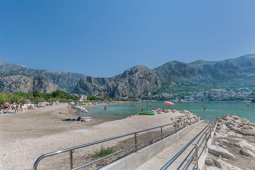 Apartments JUGO i BURA