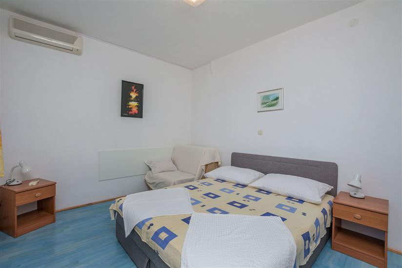 Apartment A1, for 5 persons