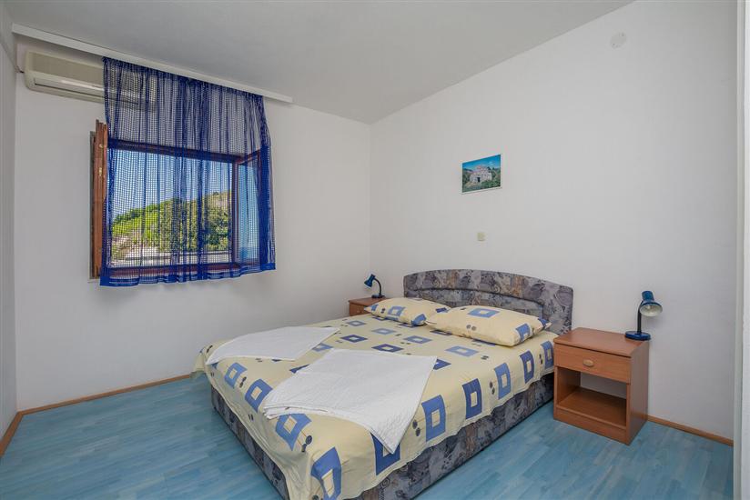 Apartment A1, for 5 persons