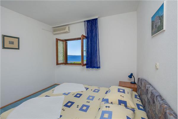 Apartment A1, for 5 persons