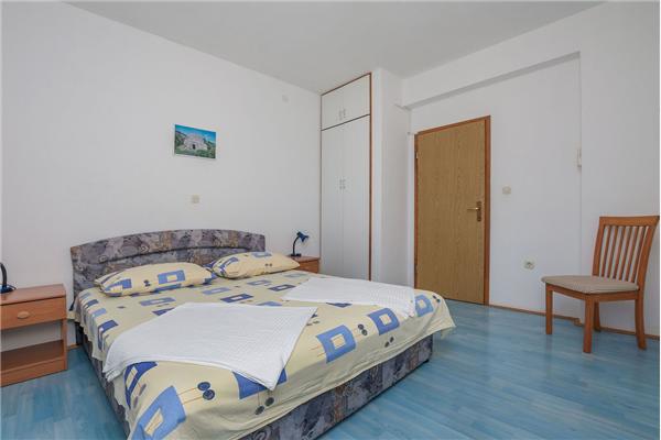 Apartment A1, for 5 persons