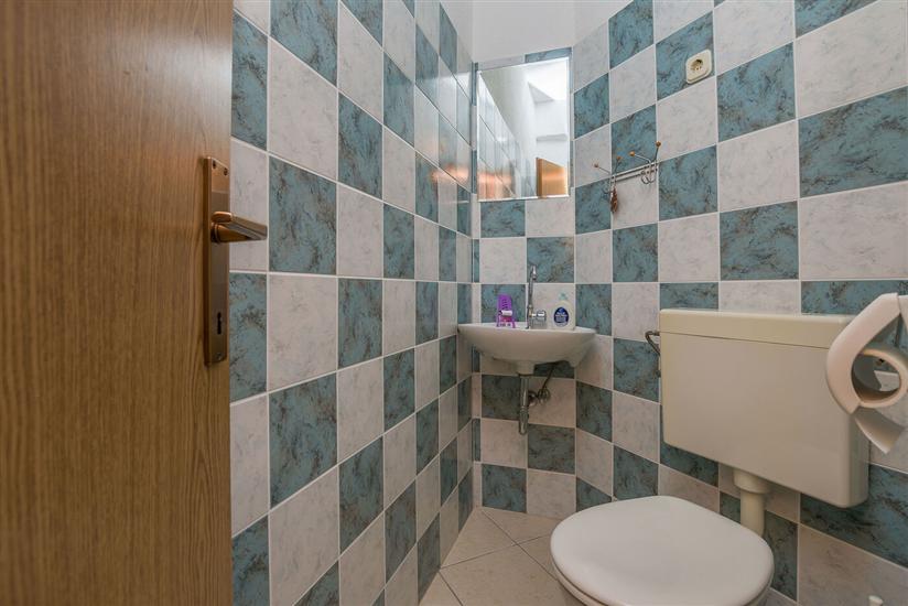 Apartment A1, for 5 persons