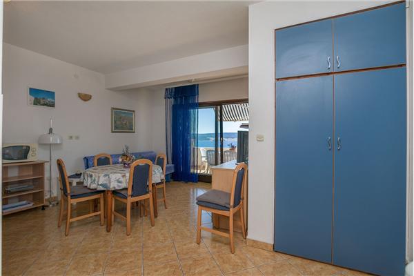 Apartment A1, for 5 persons