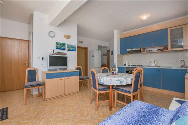 Apartment A1, for 5 persons