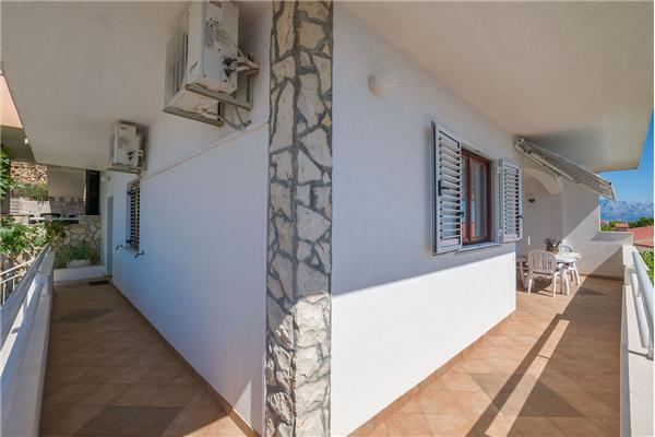 Apartment A1, for 5 persons