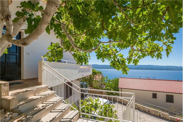 Apartment A1, for 5 persons