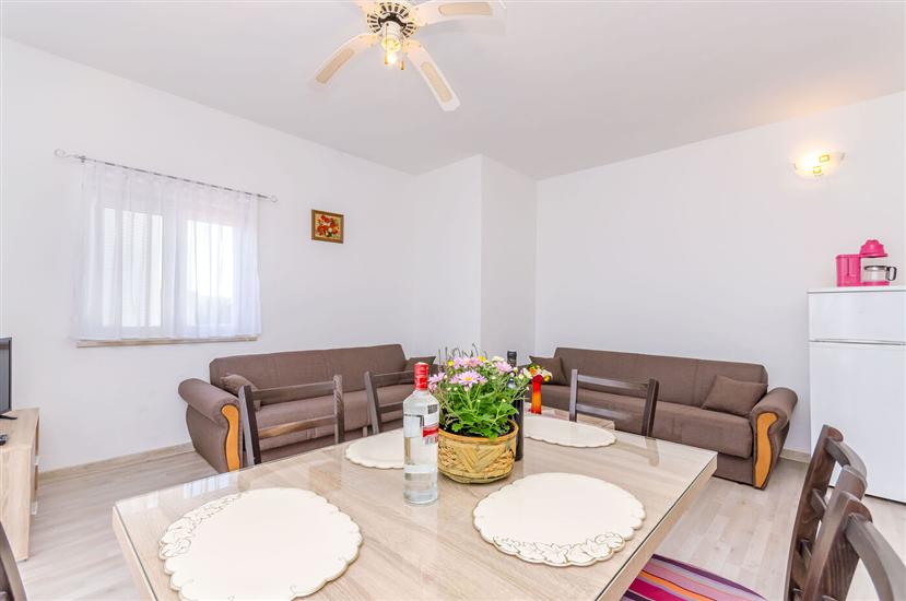 Apartment A1, for 8 persons