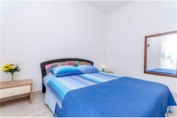 Apartment A1, for 8 persons