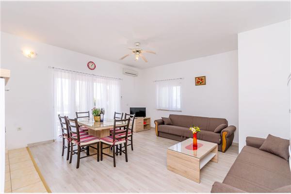 Apartment A1, for 8 persons