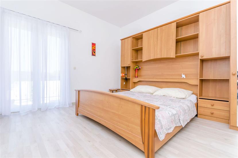 Apartment A1, for 8 persons