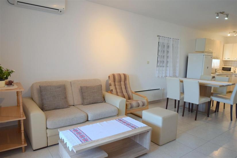Apartment A1, for 6 persons