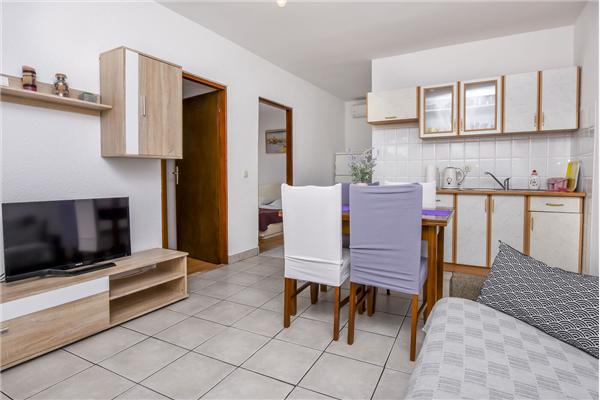 Apartment A1, for 5 persons