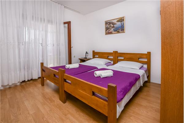 Apartment A1, for 5 persons