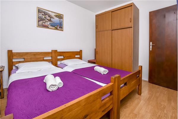 Apartment A1, for 5 persons