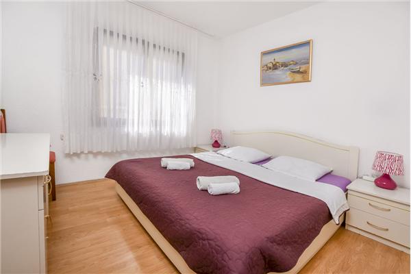 Apartment A1, for 5 persons