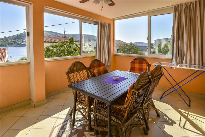 Apartment A1, for 5 persons