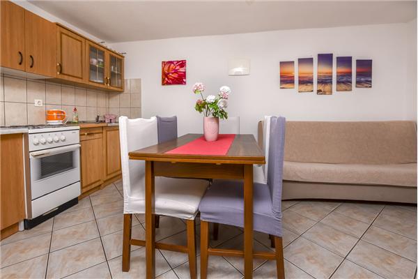 Apartment A2, for 5 persons