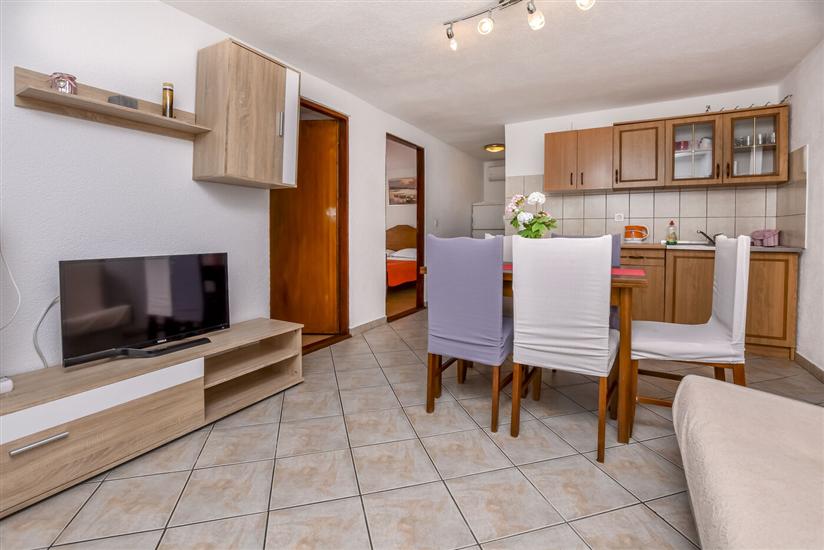 Apartment A2, for 5 persons
