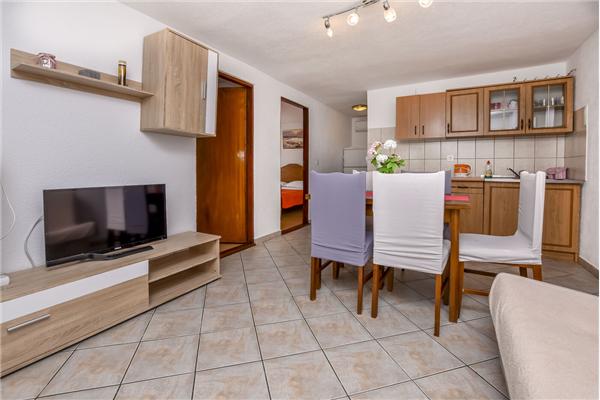 Apartment A2, for 5 persons