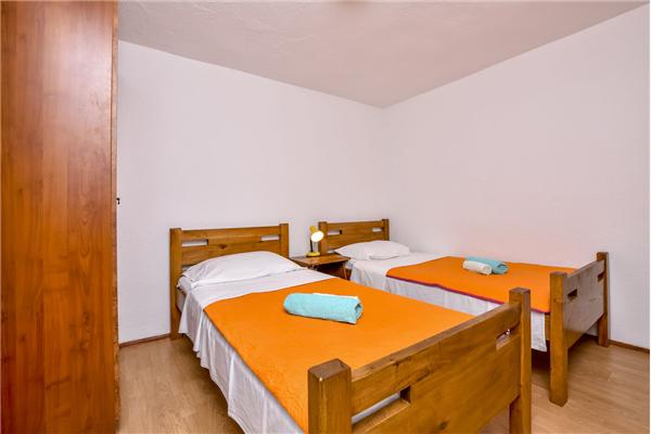 Apartment A2, for 5 persons