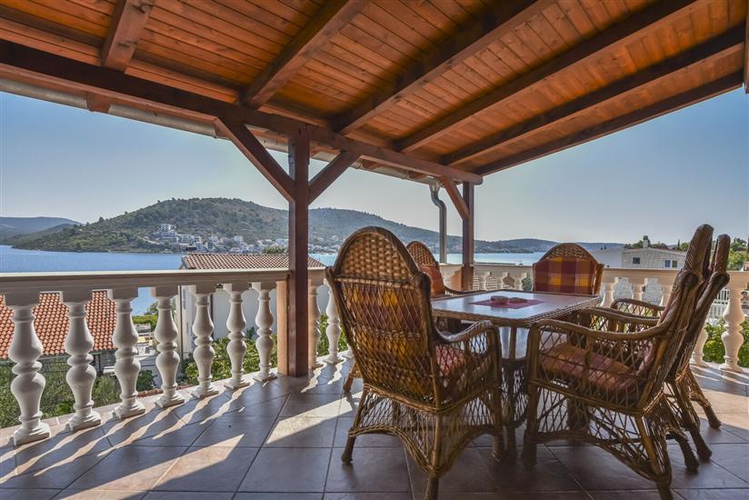 Apartment A2, for 5 persons