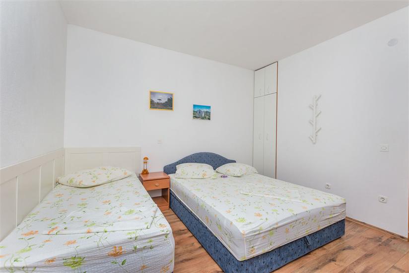 Apartment A2, for 5 persons
