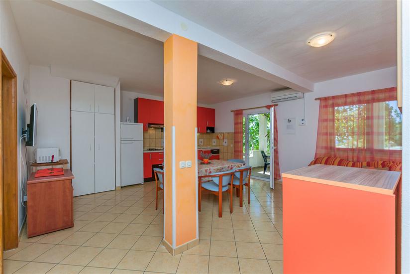 Apartment A2, for 5 persons