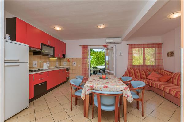 Apartment A2, for 5 persons