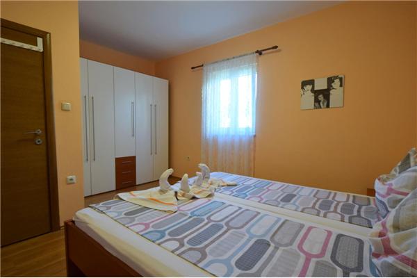 Apartment A1, for 8 persons