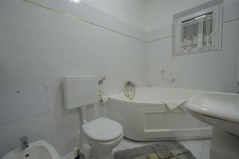 Apartment A1, for 8 persons