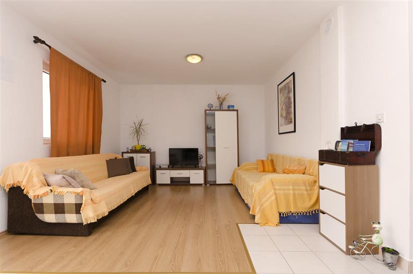 Apartment A4, for 6 persons