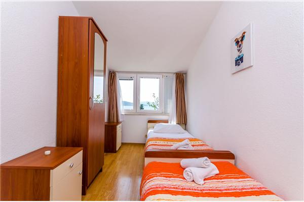 Apartment A4, for 4 persons