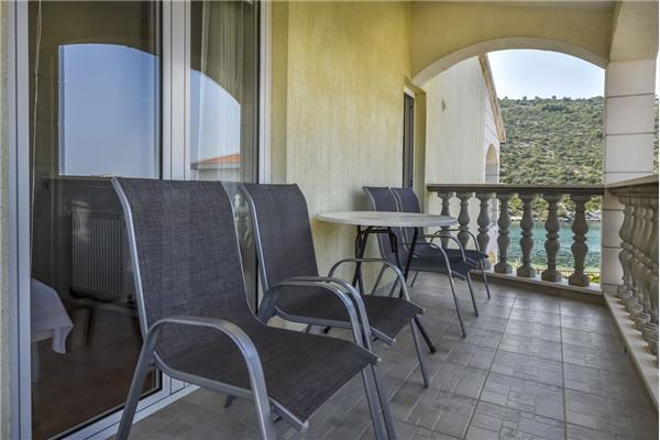 Apartment A2, for 4 persons