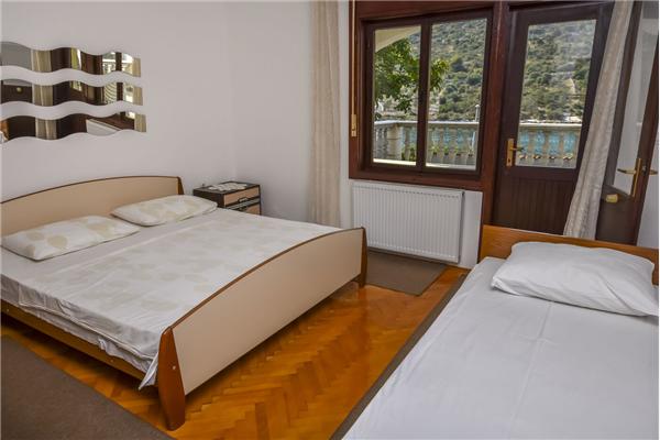 Apartment A1, for 8 persons