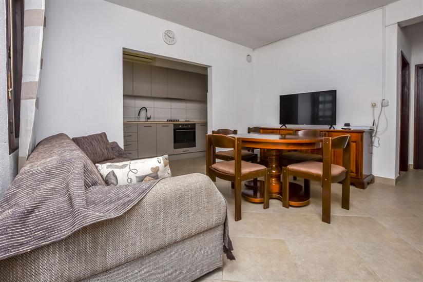 Apartment A1, for 8 persons