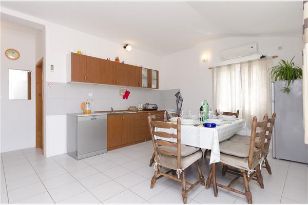 Apartment A6, for 6 persons