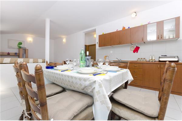 Apartment A6, for 6 persons
