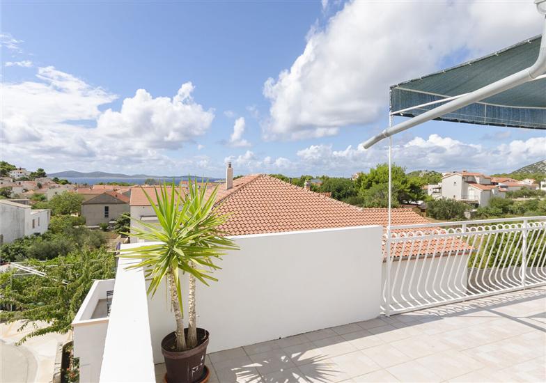 Apartment A6, for 6 persons