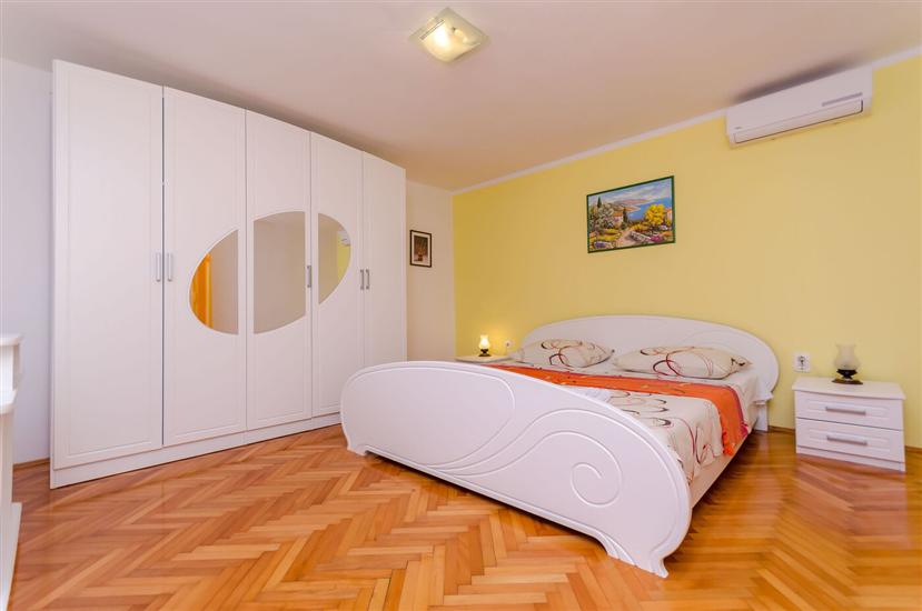 Apartment A4, for 4 persons