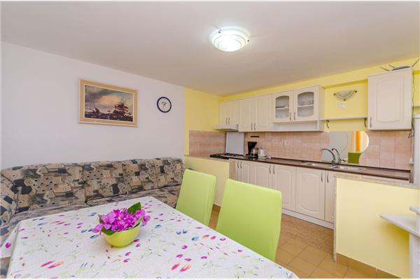 Apartment A4, for 4 persons