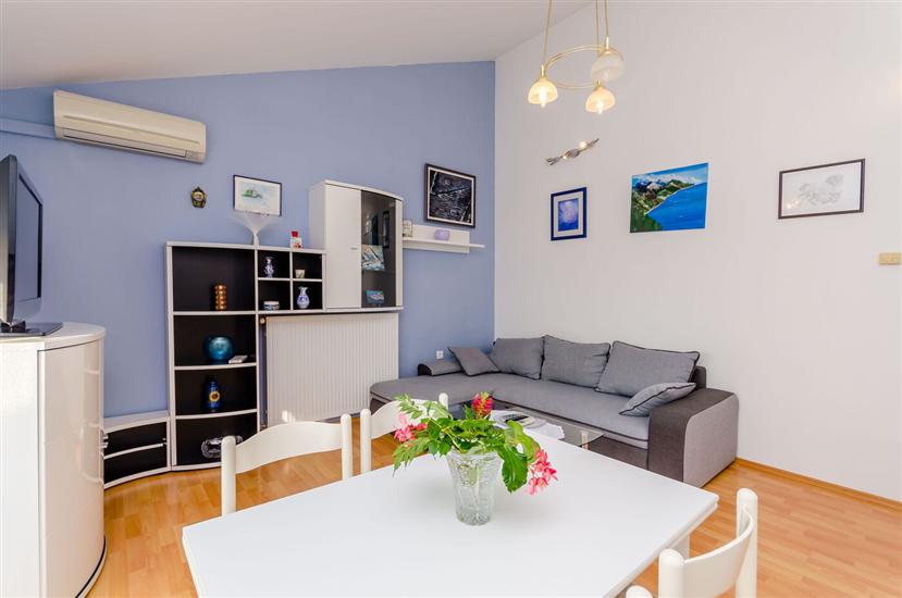 Apartment A1, for 5 persons