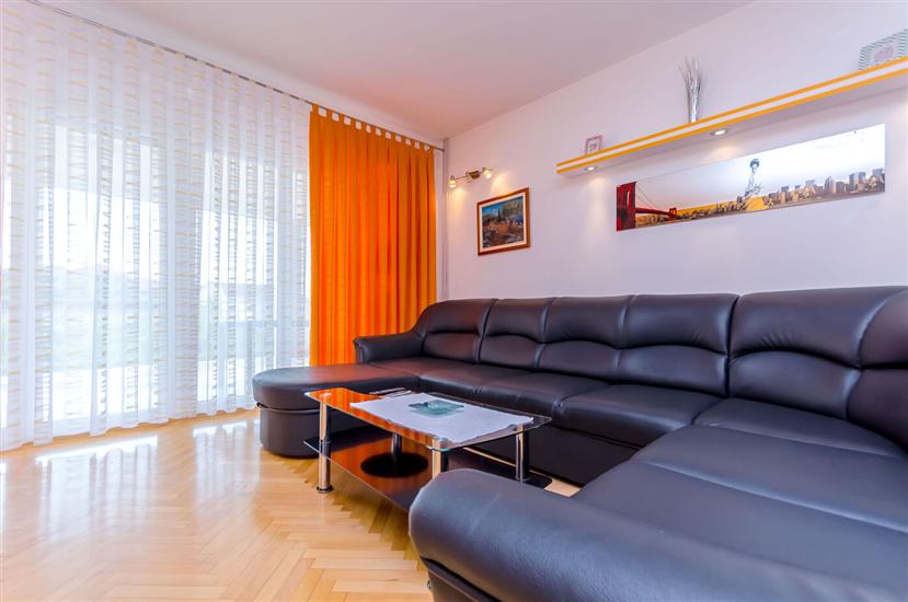 Apartment A3, for 9 persons