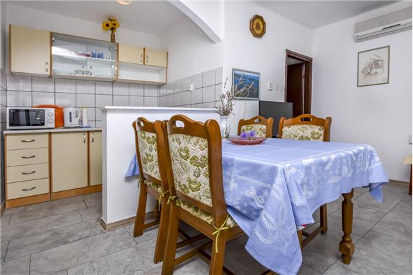 Apartment A2, for 4 persons