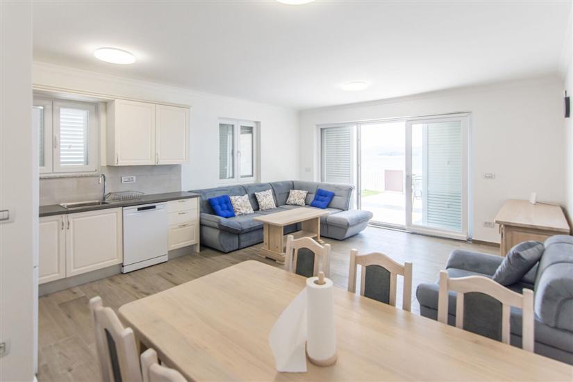 Apartment A4, for 6 persons