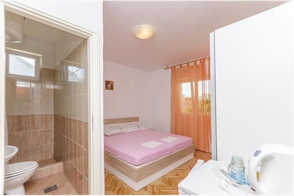 Room S2, for 2 persons