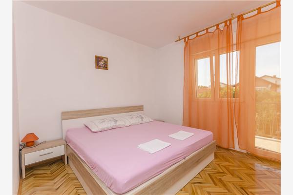 Room S2, for 2 persons