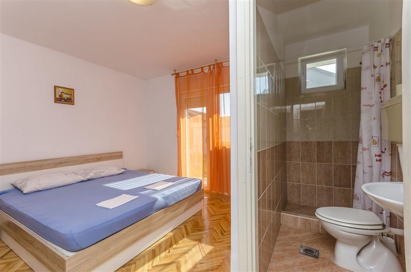 Room S3, for 2 persons