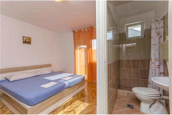 Room S3, for 2 persons