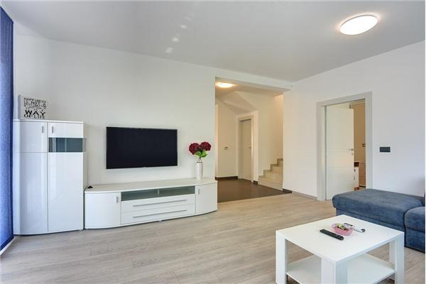 House K1, for 14 persons