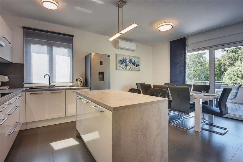 House K1, for 14 persons